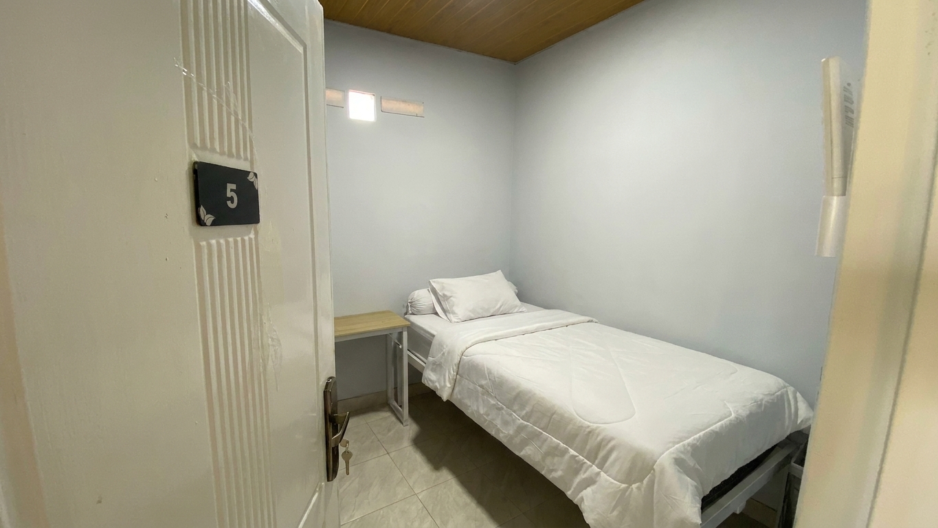 Kamar Kost Mama Anis (NO 5)